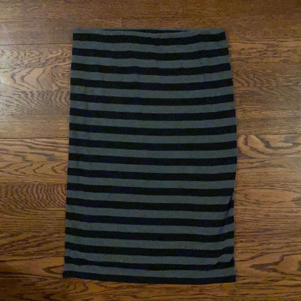 Medium knit striped pencil skirt BB Dakota M